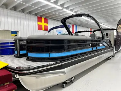 2025 Bennington Pontoons 25 RFBA