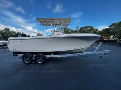 2022 Sailfish 242 CC