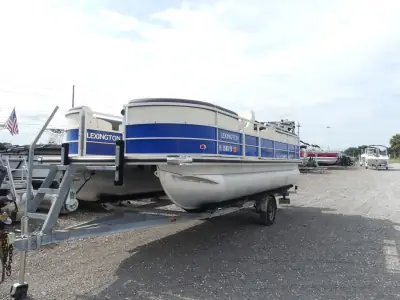 Lexington Pontoon 321
