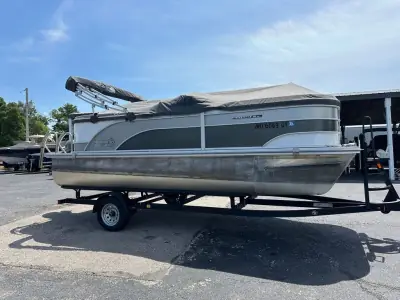 2021 SunCatcher Pontoons Select 20 RCX