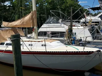 1977 Islander 36