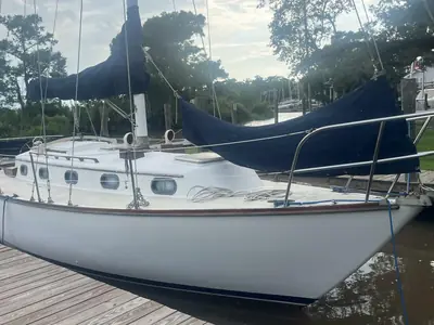 1981 Cape Dory 33