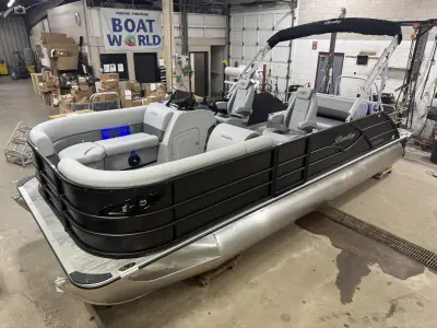 Bentley Pontoons 220 SWINGBACK