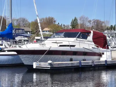 Cruisers ULTRA VEE 336