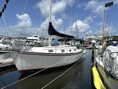 Island Packet 31