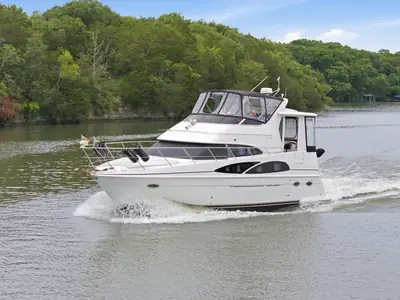 Carver 39 motor yacht