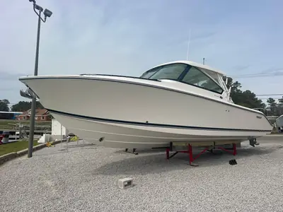 2016 Pursuit DC 325 Dual Console