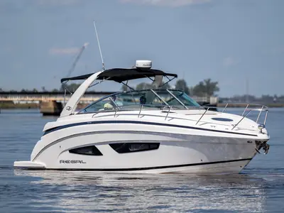 Regal 32 EXPRESS