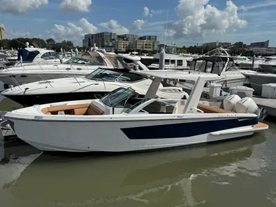 2021 Aviara 32
