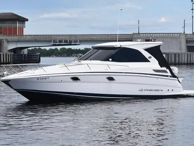 2020 Regal 35 Sport Coupe