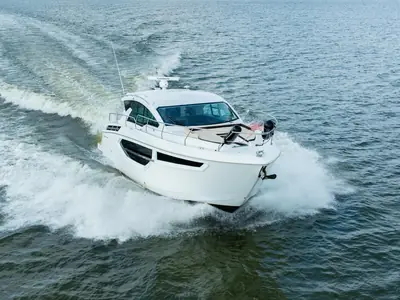 2019 Cruisers 42 Cantius