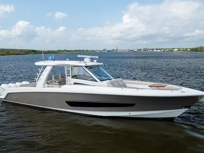 2017 Boston Whaler 420 Outrage