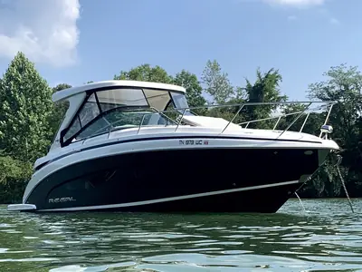 2019 Regal 33 Express