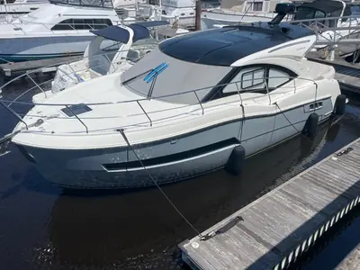 Carver C37 Coupe