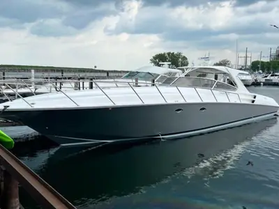 Fountain 48 Express Cruiser