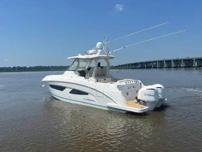 2019 Regal 33 SAV
