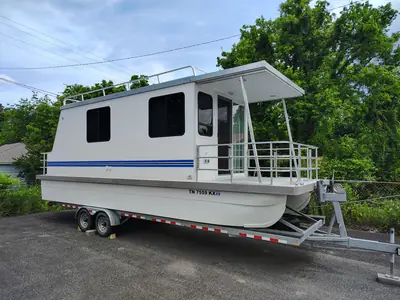 Catamaran Cruisers LIL HOBO 31 X 8