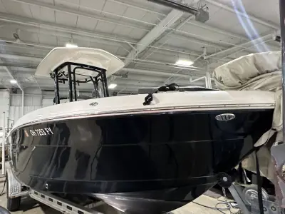 Robalo R242 EX