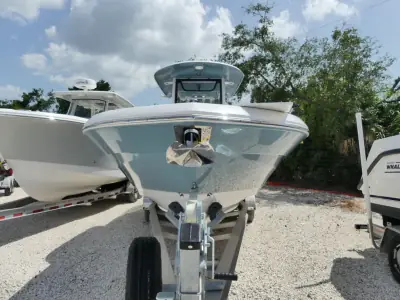 Sea Hunt ESCAPE 28