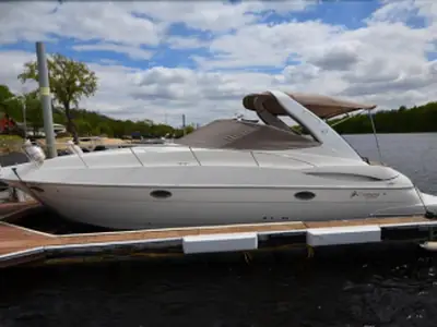2004 Cruisers 340 Express