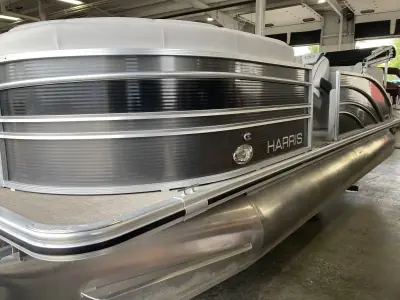 2022 Harris 210