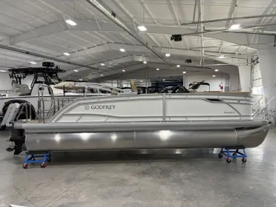 Godfrey Pontoon Monaco 235 SFL