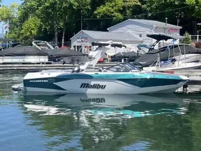 Malibu Wakesetter 23 LSV
