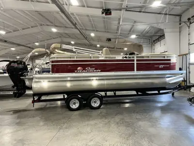 2025 Sun Tracker PARTY BARGE 22 RF DLX
