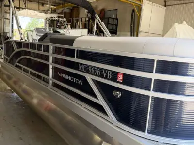 2025 Bennington Pontoons 22 SSB