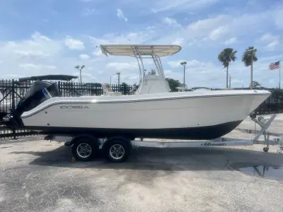 2023 Cobia 237 CC