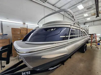 Bennington Pontoons 25 QCL