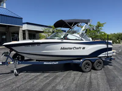 2021 MasterCraft XT21