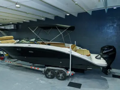  Sea Ray Sundeck 270