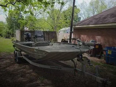 2015 Tracker GRIZZLY 2072