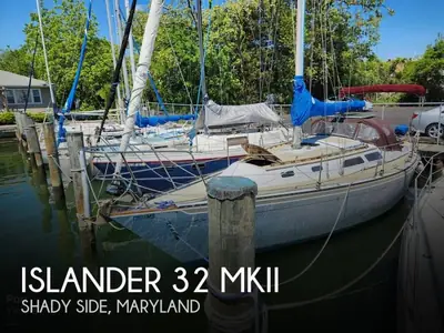 1977 Islander 32