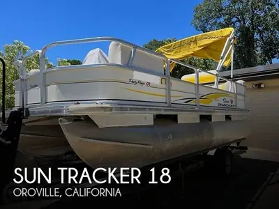 Sun Tracker PARTY BARGE 18