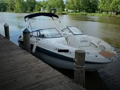 2012 Stingray 215 Lr