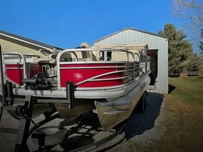 2020 Sun Tracker FISHIN BARGE 22 XP3