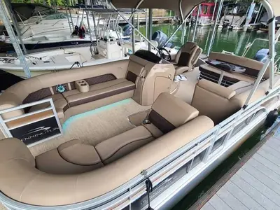 Bennington Pontoons 23 SSBXP