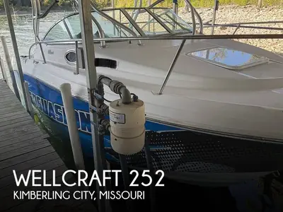 2004 Wellcraft Corp COASTAL 252