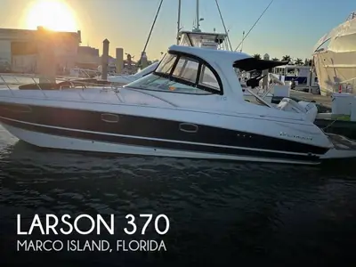 Larson Ind CABRIO 370 DAY CRUISER
