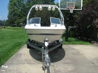 2005 Maxum 1800