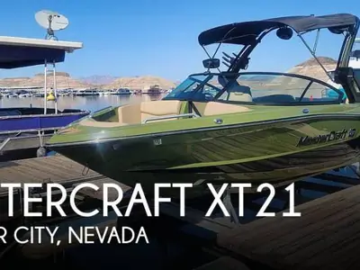 2022 MasterCraft XT21