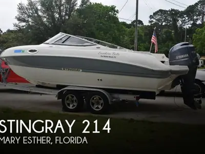 2013 Stingray 214LR