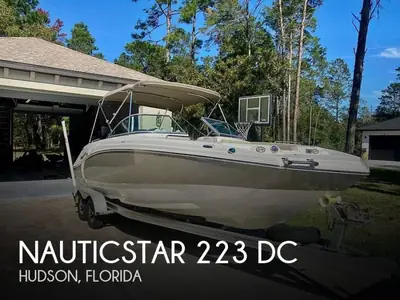 2014 Nautic Star 223 DC