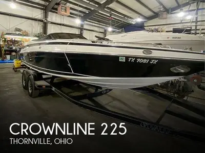 2004 Crownline 225 BR