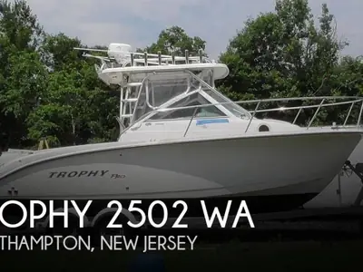 2004 Trophy 2502 WA