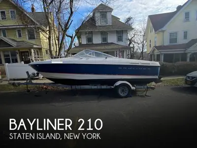 2004 Bayliner Corp 210