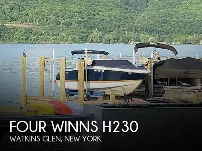 2017 Four Winns H230