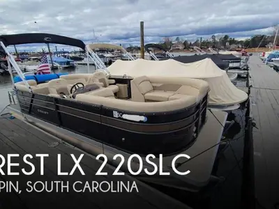 Crest Pontroons Classic LX 220 SLC